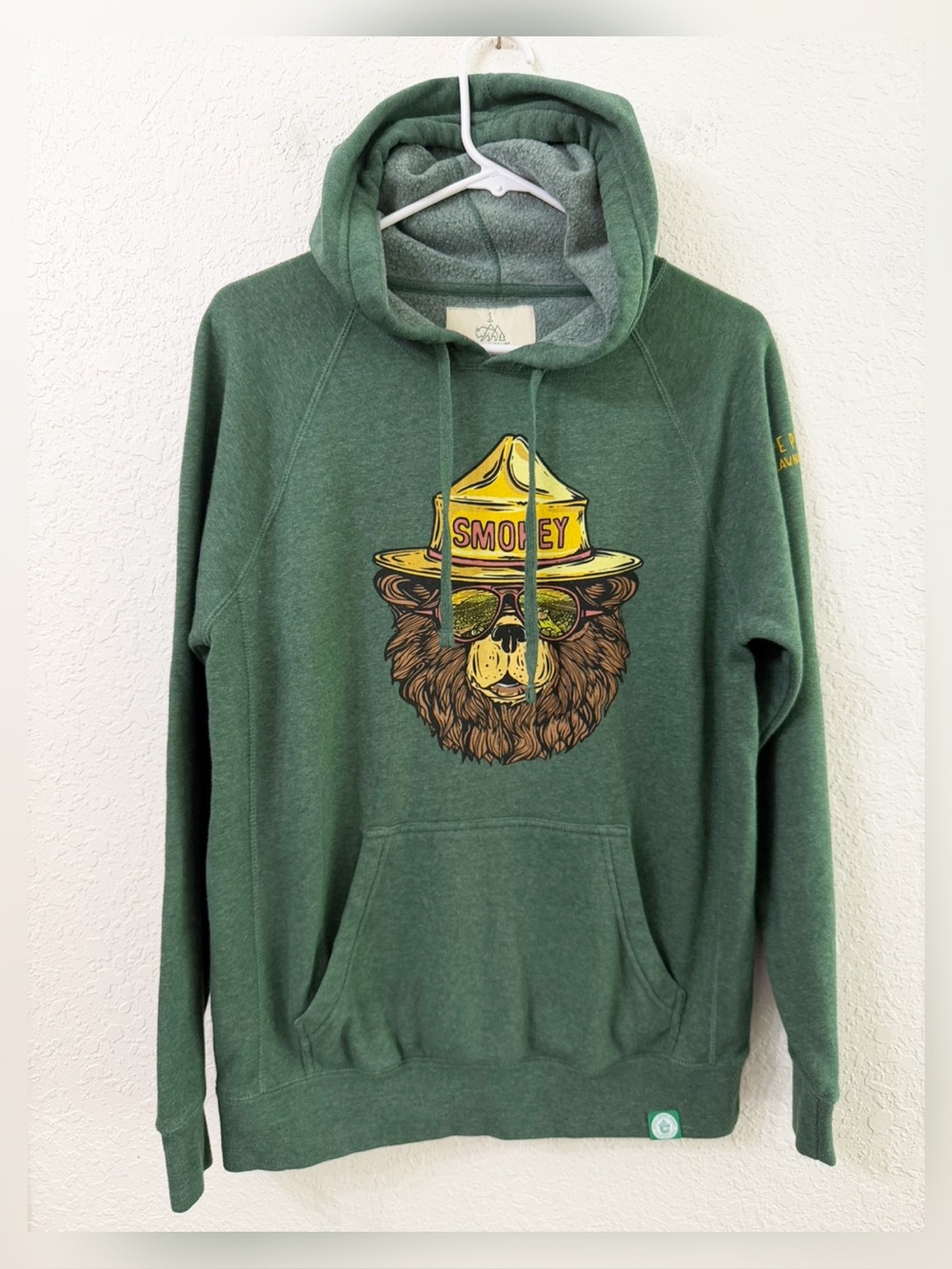 Wild Tribute Groovy Smokey Bear Hoodie Size Small